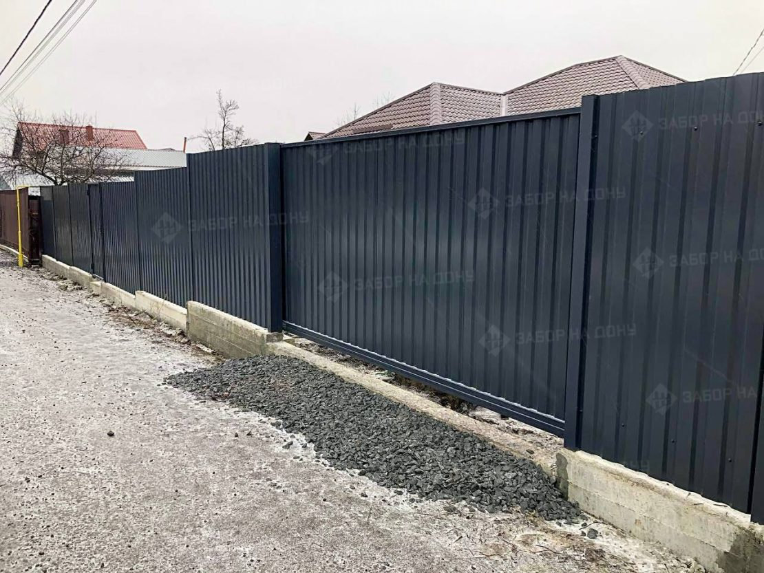 Откатные ворота из профлиста  в Семикаракорске